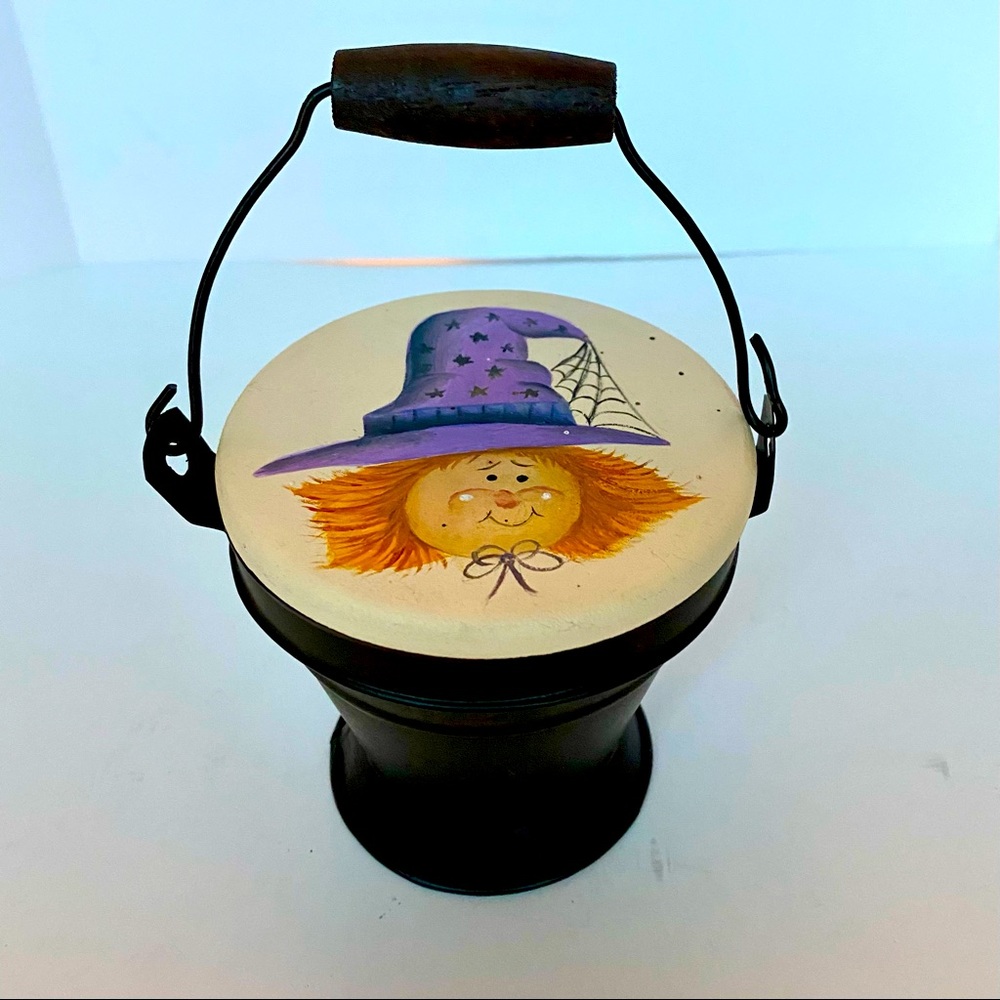 HALLOWEEN WITCH Hand Painted on Wood Lid Small Black Metal Bucket